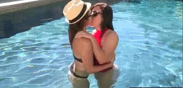  Teen Horny Lesbians Play WithTheir Bodies mov-21